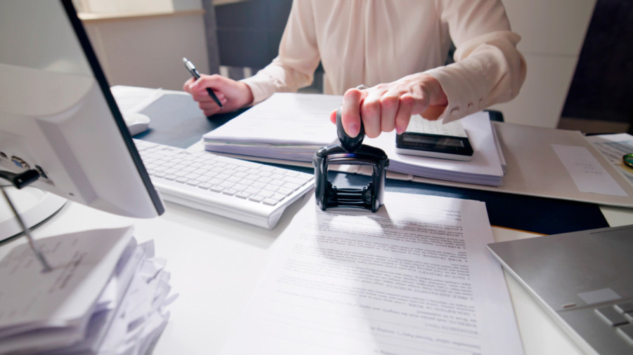 ΟΧΙ ΜΟΝΟ ΣΚΑΝΔΑΛΑ , ΑΛΛΑ ΚΑΙ ΜΙΖΕΣ … post thumbnail image