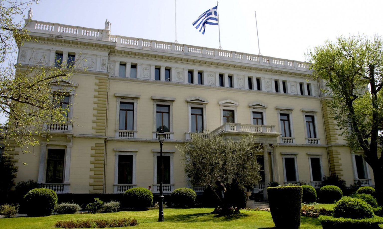 Αυθαίρετο το .. Μαξίμου !!! post thumbnail image